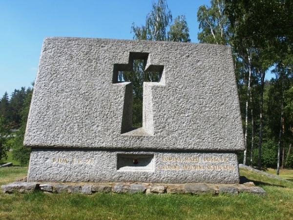 Výlet do Ležáků a údolím Chrudimky s 5. A a 5. B