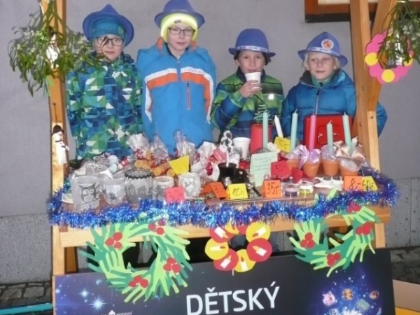 Adventní jarmark - poděkování za úspěšné ukončení projektu Abeceda peněz