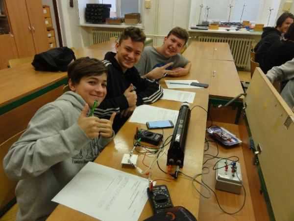 Měření LED diody a rezistoru