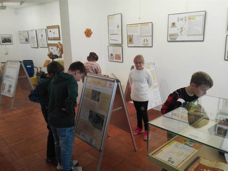 3.A NA VČELAŘSKÉ VÝSTAVĚ