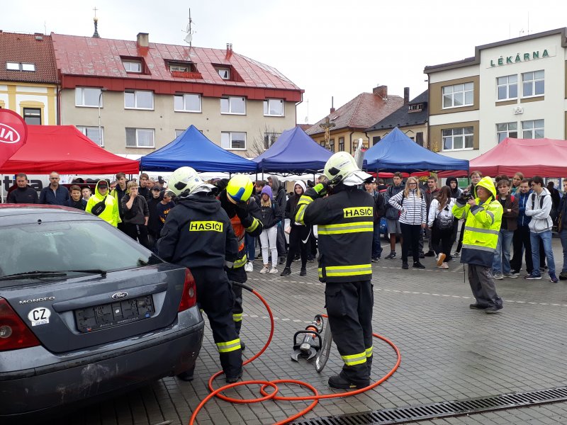 Servisní den na SŠ automobilní v Holicích