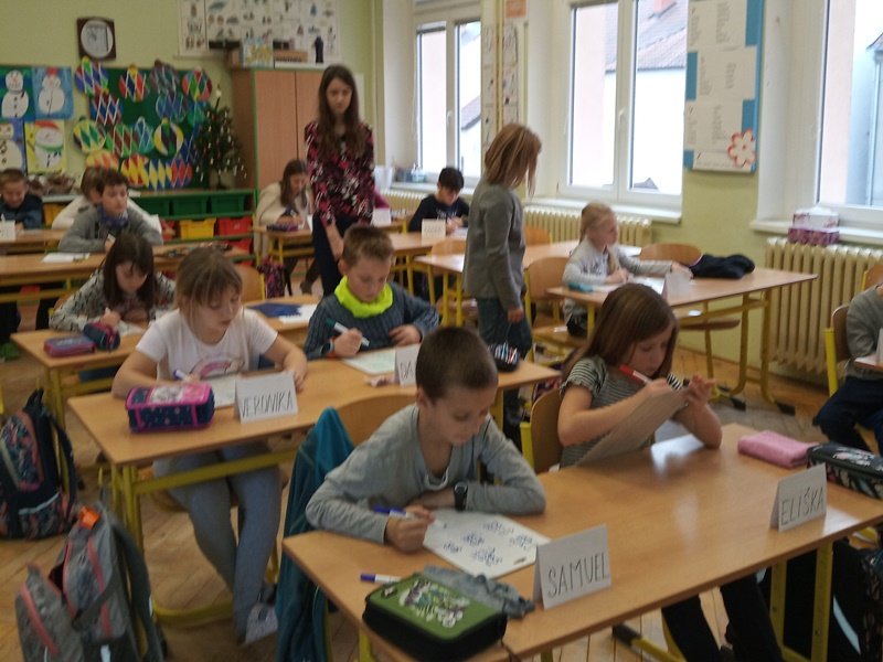 Budou z nich paní učitelky